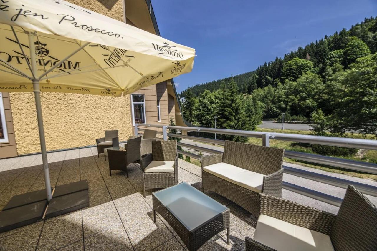 Hotel Fit Fun Harrachov Exterior foto